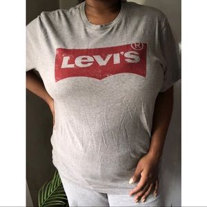 Levi’s Tee